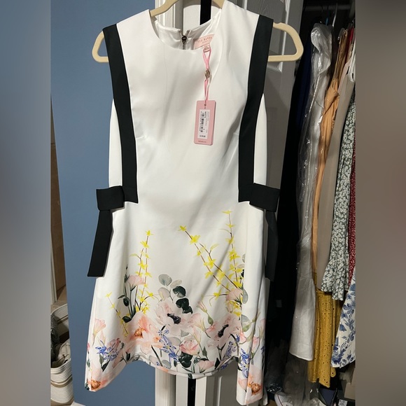 Floral cocktail dress with bows - Picture 2 of 2